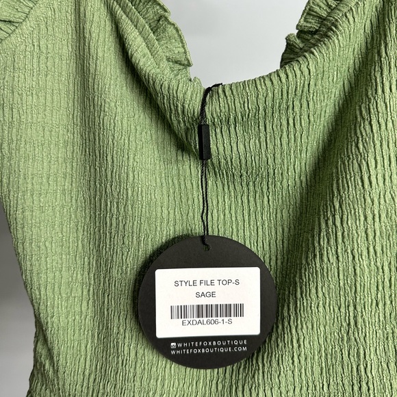 White fox style file ruffled tank top - Picture 2 of 3